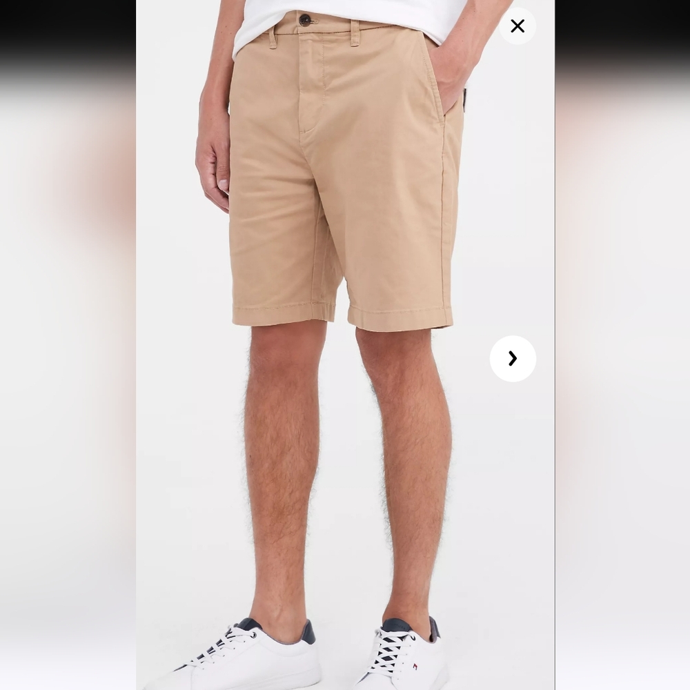 Tommy Hilfiger Men's Straight Fit Twill Tan Chino 8.5"  Shorts  38